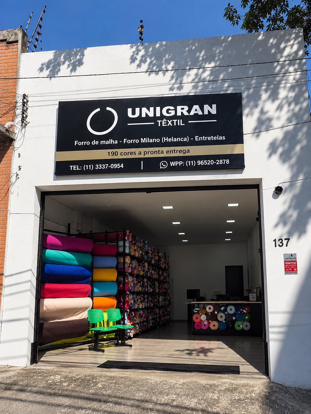 Fachada da loja Unigran Têxtil no Bom Retiro, São Paulo